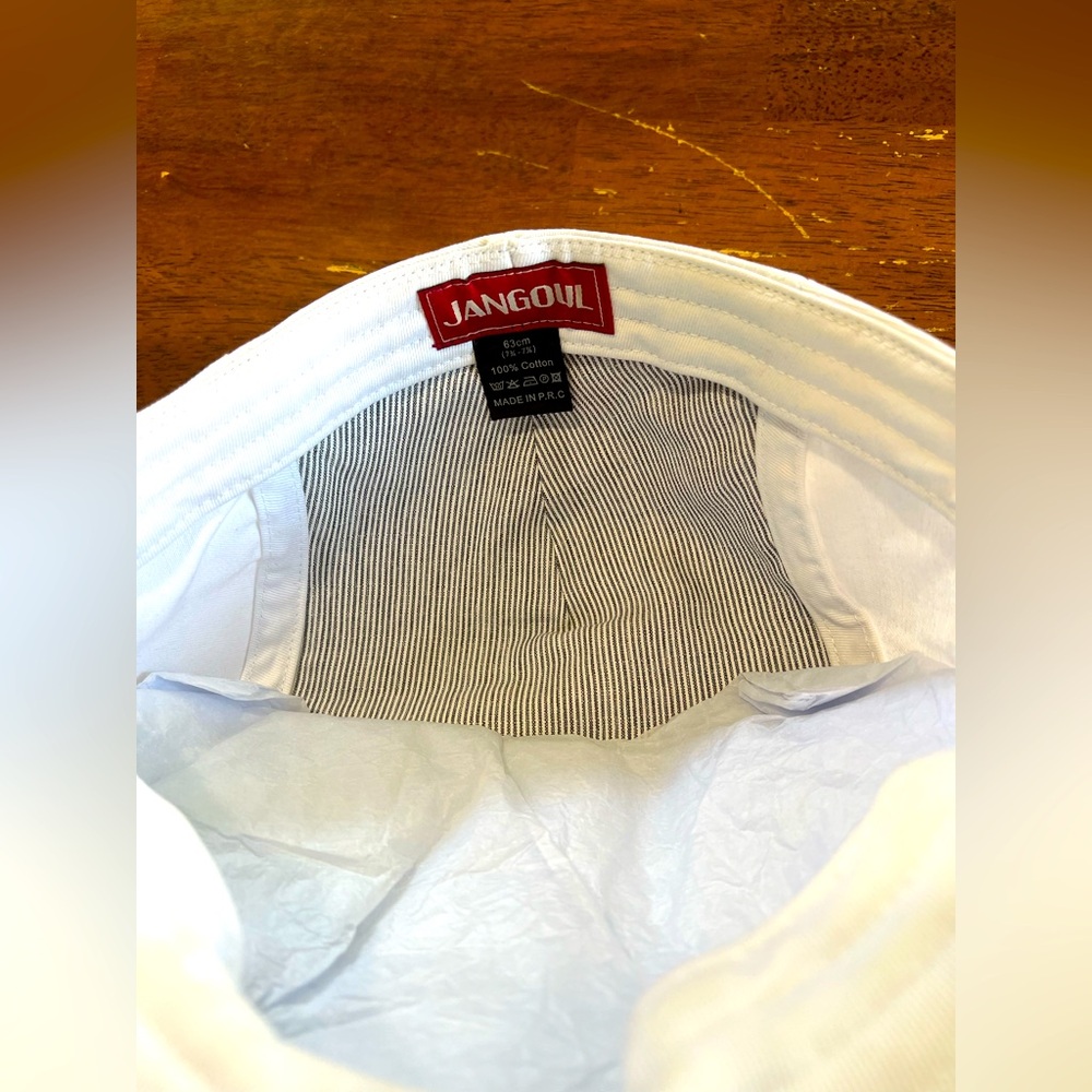 White Flat Cap - Picture 5 of 8
